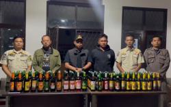 Satpol PP Cianjur Amankan Ratusan Botol Miras, Penjual Diancam Tindakan Tegas