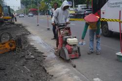 Gercep Perbaiki Infrastruktur!  Wali Kota Agustina Benahi Jalan Berlubang di Semarang