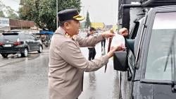 Polres Humbahas Bagikan Takjil, Indahnya Berbagi di Bulan Ramadhan