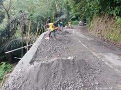 Jalan Rusak Akibat Longsor, Pemkab Manggarai Timur Pastikan Perbaikan