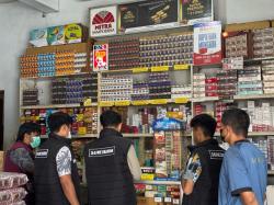 Polisi dan Dinas Terkait Razia Peredaran Rokok Ilegal di Majene