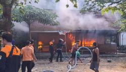 Warung Makan di Pantai Kukup Gunungkidul Terbakar, Kerugian Ditaksir Rp 200 Juta