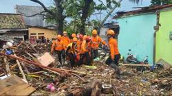 Tragis! Ibu dan Anak Korban Banjir Sukabumi Ditemukan Berpelukan Tak Bernyawa 5 Km dari Rumah Mereka