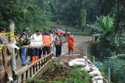 Pasca Longsor di Wonosalam Jombang, Begini Peringatan untuk Warga Sekitar Tebing