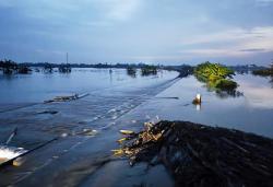 Aliran Sungai Tuntang Meluap, Jalur KA antara Stasiun Gubug - Stasiun Karangjati Tidak Bisa Dilalui