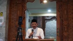 Pesan Cinta dan Keluarga: Pengajian Hari ke-8 Ramadan di Masjid At-Taqwa Karonsih