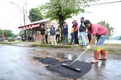 Pemkab Kuningan Kebut Perbaikan Jalan Sambut Pemudik saat Lebaran