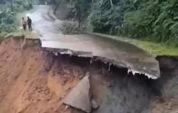 Kondisi Terbaru: Jalan Menuju Negeri di Atas Awan Lebak Kembali Normal Setelah Longsor