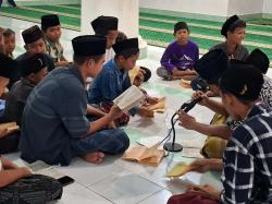 Masjid Nurulyaqin di Kampung Bunut Desa Salira  Rutin Gelar Dalailan Selama Ramadan