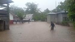 Banjir Rendam Rumah Warga dan Sekolah di Tapalang Mamuju 