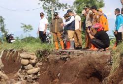 Bupati Probolinggo Tinjau Lokasi Banjir Krejengan, Lakukan Asesmen Agar Tidak Terulang