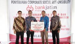 Bank Jatim Salurkan CSR untuk Tingkatkan Ekonomi Masyarakat di Pulau Bawean