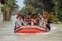 Secercah Harapan dari Ahmad Luthfi untuk Pengungsi Korban Banjir Grobogan