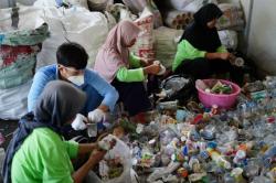 Wow! 99 Persen Warga di Kubangsari CIlegon Ini Tak Lagi Buang Sampah Sembarangan