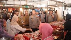 Polres Cilegon dan Disperindag Cek Harga dan Takaran Minyak Goreng di Pasar Blok F