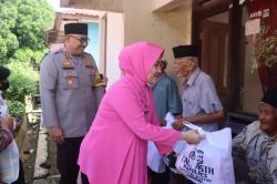 Polres Lampung Selatan Gelar Bakti Sosial di Panti Jompo Tresna Werdha Natar.