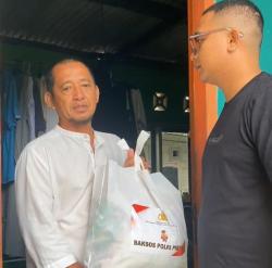 KAHMI Babel dan Polda Babel Salurkan Bantuan Paket Sembako ke Warga Kurang Mampu