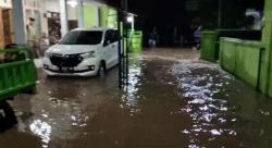 Banjir Bandang, Pemdes Harapkan Adanya Bantuan Warga Kelimpungan