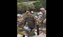 Respon Jempol Wali Kota Depok Supian Suri, Terjun Basah-basahan Angkat Sampah dari Kali