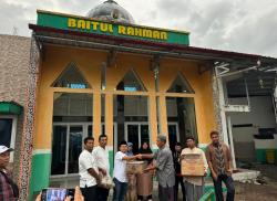 DPD Partai Perindo Taput Bagikan Takjil di Masjid Baitul Rahman