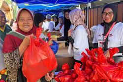 Warga Kota Tangerang Serbu Program Sembako Murah