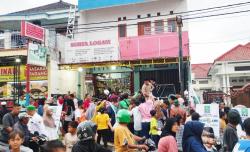 Ratusan Warga Serbu Food Bank PKB Kuningan, Jalan Raya Ciawigebang Macet