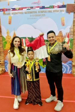 Siswa Kelas 2 SD Asal Tegal Sumbang medali emas di Olimpiade Matematika di Thailand