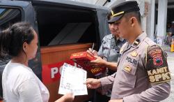 Jemput Bola, SPKT Polres Grobogan Berikan Pelayanan Pembuatan Surat Kehilangan di Lokasi Banjir