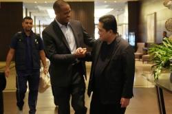 Erick Thohir Temui Kluivert Jelang Lawan Bahrain, Ada Instruksi Khusus?