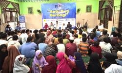 Ramadan Berbagi, IKA ITS Salurkan Santunan ke Anak Jalanan dan Kaum Dhuafa