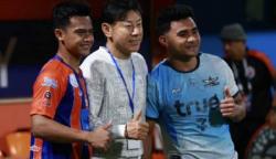 Shin Tae-yong Asyik Bercengkrama dengan Arhan dan Asnawi di Thailand, Ngobrolin Apa?