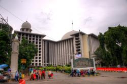 Jadi Tempat Ibadah Favorit Saat Ramadan, Masjid Istiqlal Buktikan Komitmen SIG dalam Membangun Negri