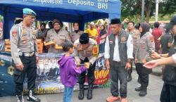 HDCI dan Polres Tasikmalaya Kota Berbagi Nasi Kotak untuk Berbuka, Warga Penerima Sangat Bahagia