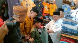 KJS dan Wakil Bupati Sumenep Ajak Puluhan Anak Yatim Belanja Pakaian Lebaran