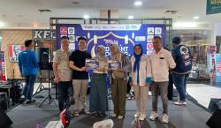 2 Pelanggan Plaza Asia Tasikmalaya Kegirangan Dapat Hadiah Sepeda Listrik dari Midnight Shopping