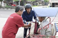 SMA Wijaya Putra Surabaya Gelar Aksi Berbagi Zakat, Wujudkan Kepedulian Sosial di Bulan Ramadan