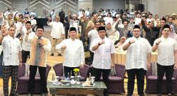 Golkar Peduli, Adies Kadir Bagikan 10.000 Paket Sembako di Surabaya-Sidoarjo