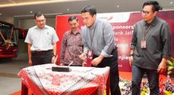Jadi Nasabah Loyal, Untag Surabaya Terima Bantuan Armada Bus Khusus dari Bank Jatim