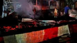 2 Rumah di Kadia Kendari Terbakar, Satu Orang Alami Luka Bakar