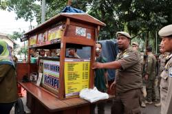 PKL di Kawasan GOR Saparu Bandung di Tertibkan
