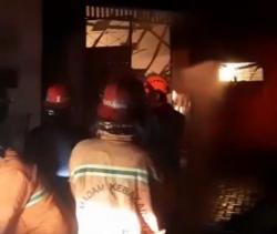 Gudang Tiner di Trosobo Sidoarjo Ludes Dilalap Api, Ledakan Hebohkan Warga Sekitar