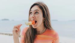 Diisukan Dekat dengan Ariel Noah! Ini Biodata dan Agama Wulan Guritno