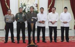 Intip 3 Outfit Favorit Jokowi Curi Perhatian
