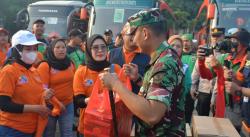 Hati-Hati di Jalan! Dandim dan Kapolres Depok Lepas Keberangkatan Pekerja Menuju Perayaan May Day