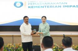 Koin Scholas Paus Fransiskus Diserahkan Menkum, Apresiasi atas Karya Warga Binaan Indonesia