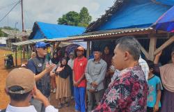 Prihatin 5 Tahun Tinggal di Huntara, Asep AW Desak Pemerintah Segera Relokasi Warga Cigobang Lebak