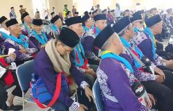 Kloter Pertama Jemaah Haji Jawa Barat Tiba di Embarkasi Indramayu