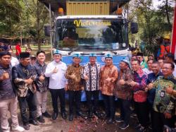 Mendes PDT dan Mendag Lepas Ekspor 18,5 Ton Gula Semut BUMDes Banyumas ke Hongaria