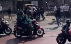 Viral! 2 Kelompok Bersenjata Api Bentrok di Kemang Jaksel, Diduga Terkait Masalah Lahan