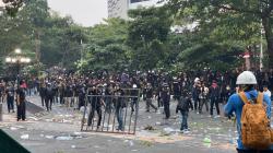 Demo May Day di Semarang Ricuh, Polisi Lakukan Skema Pemisahan Massa